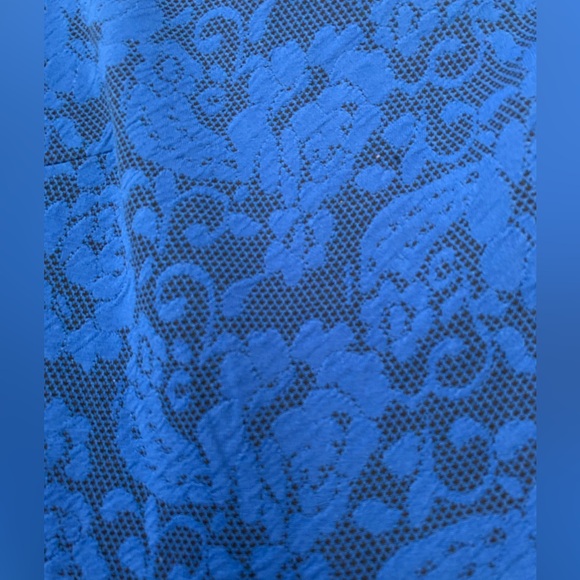 Icone - Blue Dress - Picture 2 of 4